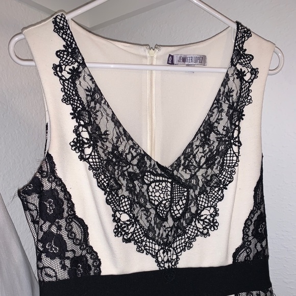 Jennifer Lopez Cream Dress With Black Lace - Picture 5 of 6